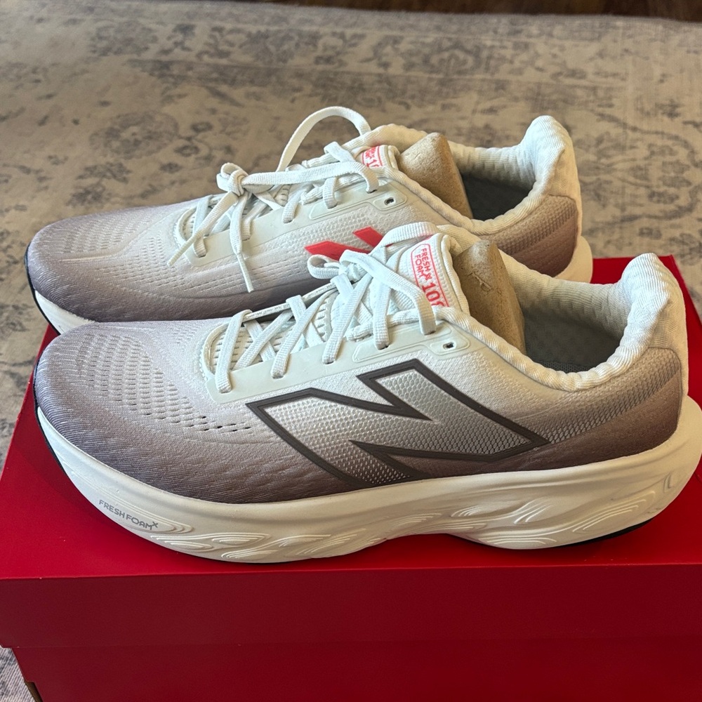 NEW New Balance Men’s 1080 v 14 Running Shoes - size 10 - brown/grey